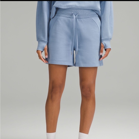 Lululemon Scuba High-Rise Short 5" -4 BUY NOW - Picture 1 of 7
